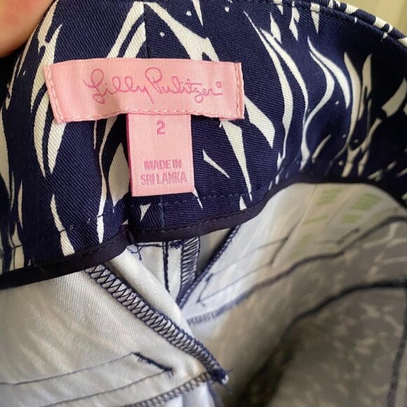 Lilly Pulitzer Women's NWT Blue White Pattern Luxury Capri Pants Size 2 - Picture 3 of 7